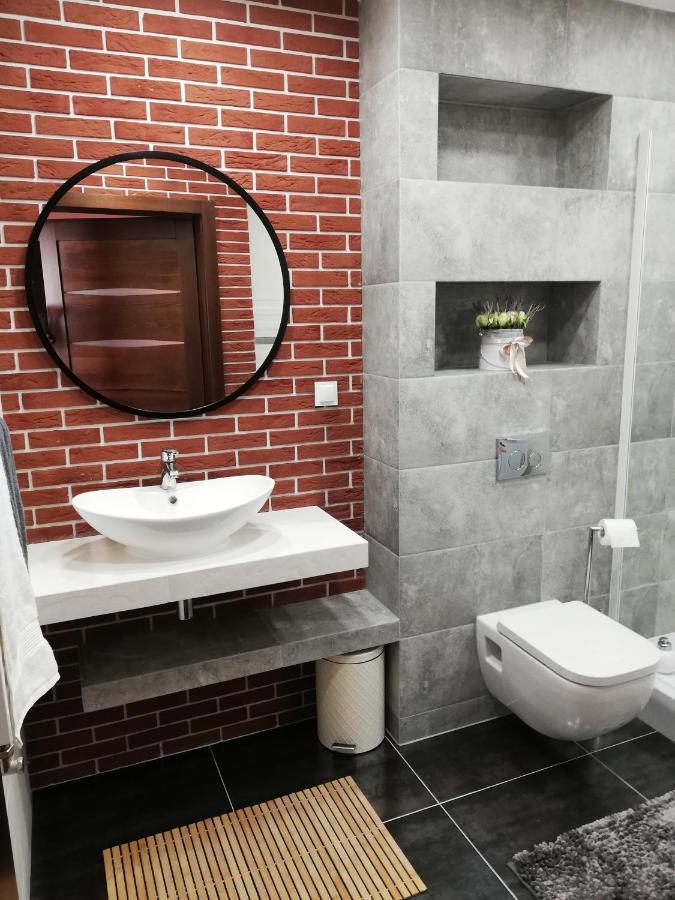 Apartament 80M2 Z 70M2 Tarasem -W Pelni Wyposazony - Wyjatkowe Centrum Miasta Wloclawek Luaran gambar