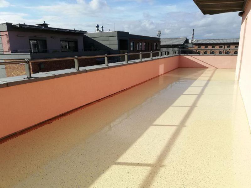Apartament 80M2 Z 70M2 Tarasem -W Pelni Wyposazony - Wyjatkowe Centrum Miasta Wloclawek Luaran gambar
